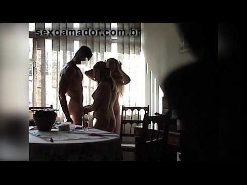 ❤️ L'amichi sessu invitanu un omu gigante è un trio cun ellu Solo porno à co.shufflesex-com.ru ❌