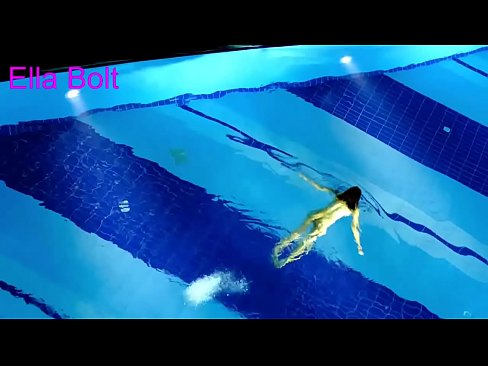❤️ Ùn possu micca piantà di fighjulà, ghjovana bionda catturata nuda in piscina ELLA BOLT Solo porno à co.shufflesex-com.ru ❌